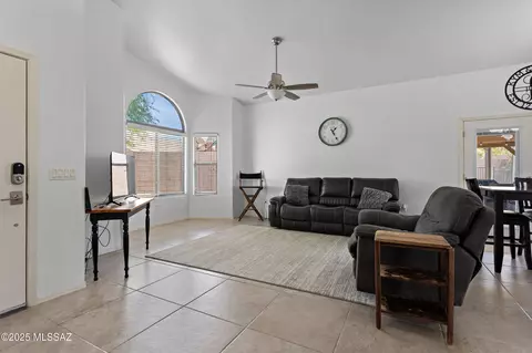 Living - 761 W Grantham St, Vail, AZ 85641 photo 3 of 5