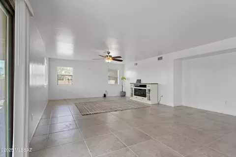 Living - 761 W Grantham St, Vail, AZ 85641 photo 5 of 5