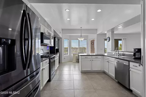 Kitchen - 761 W Grantham St, Vail, AZ 85641 photo 2 of 5
