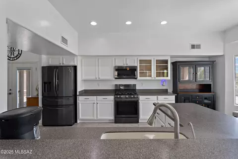 Kitchen - 761 W Grantham St, Vail, AZ 85641 photo 1 of 5