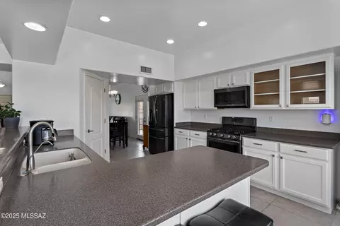 Kitchen - 761 W Grantham St, Vail, AZ 85641 photo 5 of 5