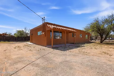 2758 N Montezuma Ave, Tucson, AZ 85712
