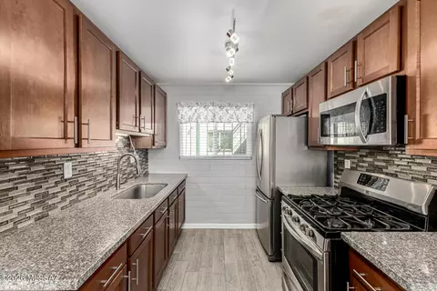 1776 S Palo Verde Ave #B-101, Tucson, AZ 85713
