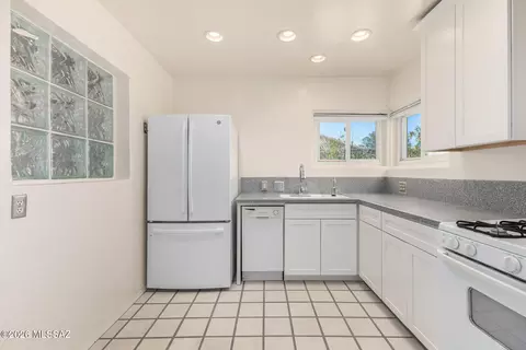 Kitchen - 2250 E Silver St, Tucson, AZ 85719 photo 2 of 6