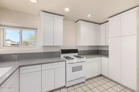 Kitchen - 2250 E Silver St, Tucson, AZ 85719 photo 4 of 6