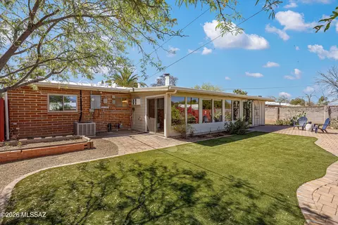 Exterior - 6021 Eli St, Tucson, AZ 85711 photo 5 of 9
