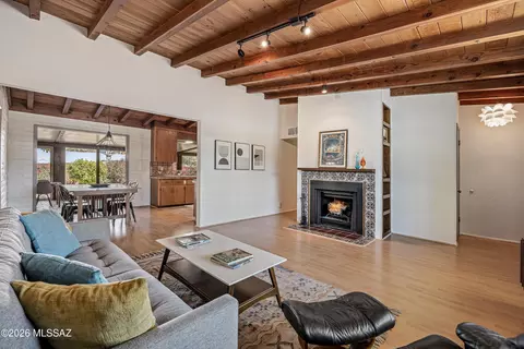 Living - 6021 Eli St, Tucson, AZ 85711 photo 3 of 5