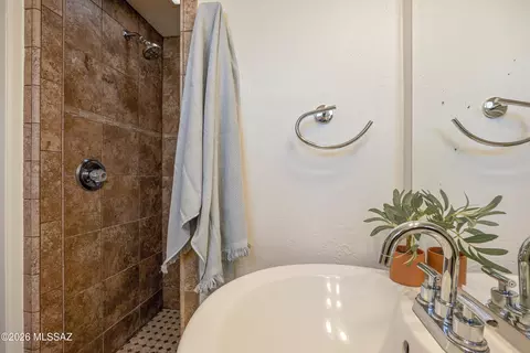 Bath - 6021 Eli St, Tucson, AZ 85711 photo 1 of 2