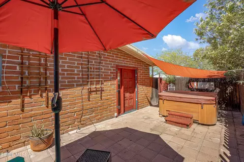 Exterior - 6021 Eli St, Tucson, AZ 85711 photo 8 of 9