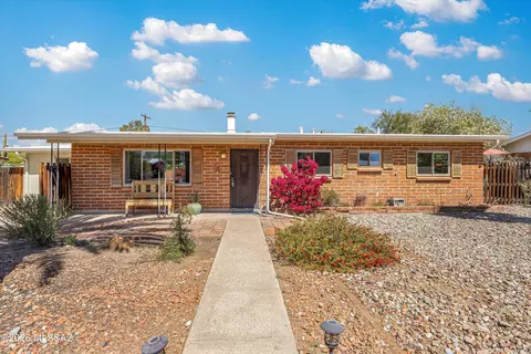 6021 Eli St, Tucson, AZ 85711
