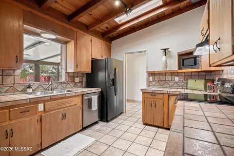 Kitchen - 6021 Eli St, Tucson, AZ 85711 photo 1 of 5