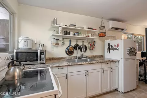 Kitchen - 314 E 2nd St, Tucson, AZ 85705 photo 5 of 5