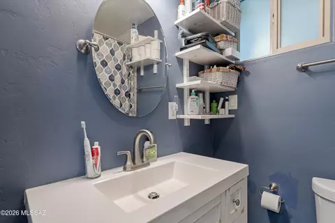 Bath - 314 E 2nd St, Tucson, AZ 85705 photo 3 of 3