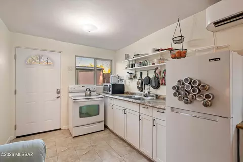 Kitchen - 314 E 2nd St, Tucson, AZ 85705 photo 4 of 5