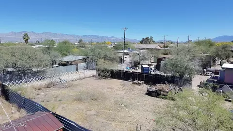 E 33rd, Tucson, AZ 85713