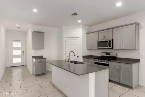 Kitchen - 12727 E Joffroy Dr, Vail, AZ 85641 photo 4 of 4