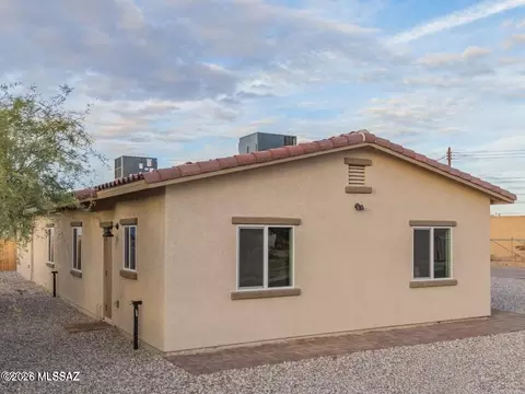 Exterior - 8041 Escalante Rd, Tucson, AZ 85730 photo 5 of 5