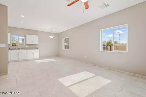 Living - 8041 Escalante Rd, Tucson, AZ 85730 photo 1 of 3