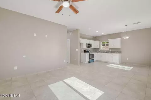 Entry Way - 8041 Escalante Rd, Tucson, AZ 85730 photo 3 of 3