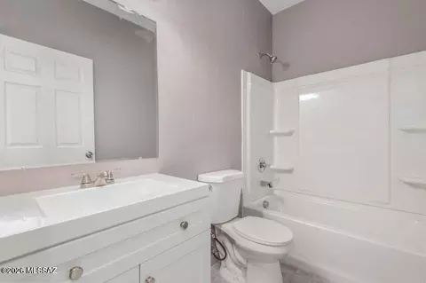 Bath - 8041 Escalante Rd, Tucson, AZ 85730 photo 1 of 3