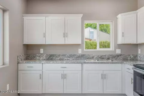 Kitchen - 8041 Escalante Rd, Tucson, AZ 85730 photo 3 of 3