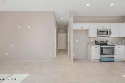 Entry Way - 8041 Escalante Rd, Tucson, AZ 85730 photo 1 of 3