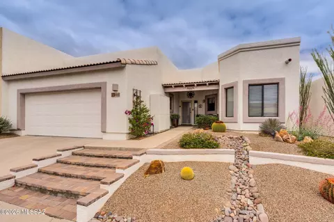 668 W Camino Del Bondadoso, Green Valley, AZ 85614