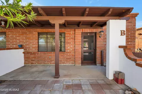 341 W Camino Penasco #B, Green Valley, AZ 85614