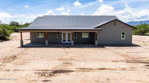 Exterior - 276 E Rincon Ln, Benson, AZ 85602 photo 7 of 8