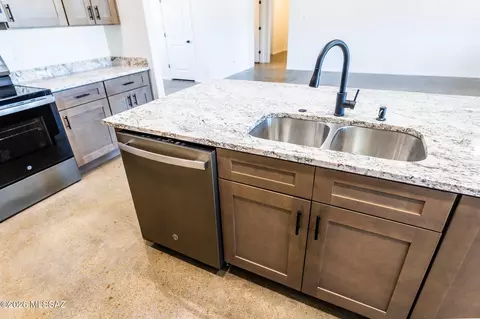 Kitchen - 276 E Rincon Ln, Benson, AZ 85602 photo 4 of 6