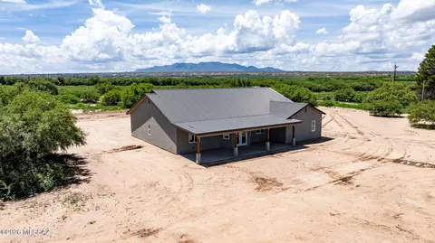 Exterior - 276 E Rincon Ln, Benson, AZ 85602 photo 6 of 8