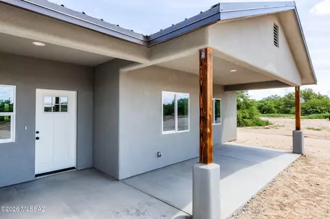 Exterior - 276 E Rincon Ln, Benson, AZ 85602 photo 4 of 8