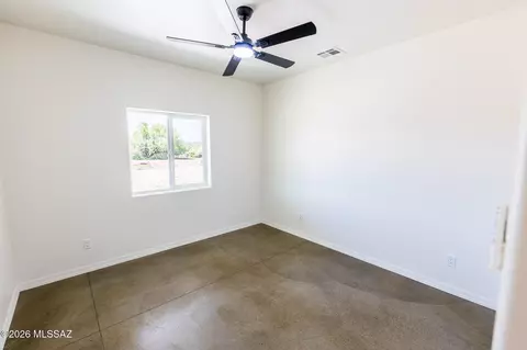 Bedroom - 276 E Rincon Ln, Benson, AZ 85602 photo 3 of 5