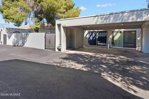 2747 W Anklam Rd #E, Tucson, AZ 85745