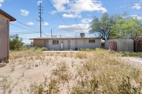 Exterior - 4657 E 29th St, Tucson, AZ 85711 photo 2 of 3