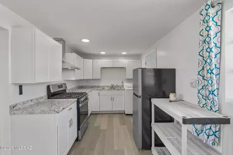 Kitchen - 4657 E 29th St, Tucson, AZ 85711 photo 1 of 2