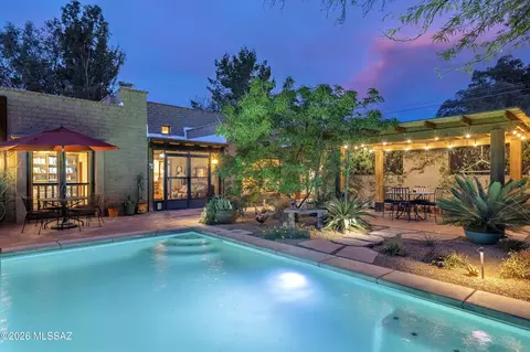 5094 E Fort Lowell Rd, Tucson, AZ 85712