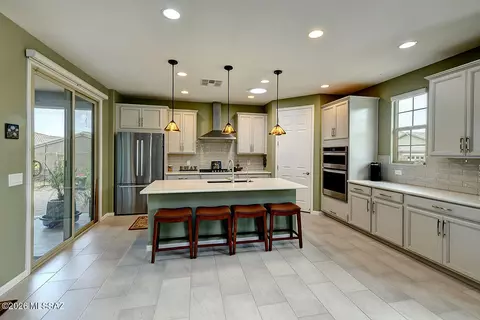 10261 E Iron Horse Trl, Tucson, AZ 85747
