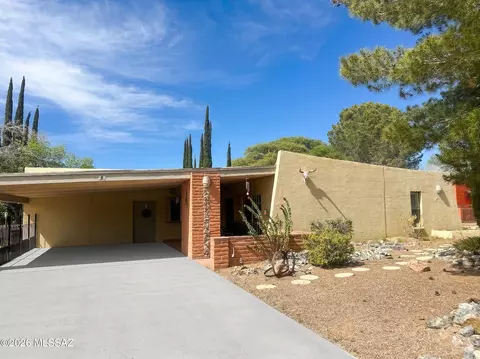 526 Kino Springs Dr, Nogales, AZ 85621