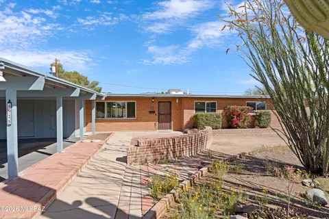 Exterior - 4925 E Copper St, Tucson, AZ 85712 photo 4 of 7