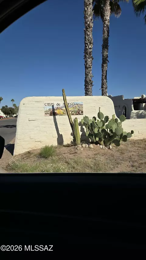349 E Via Terrenal, Green Valley, AZ 85614