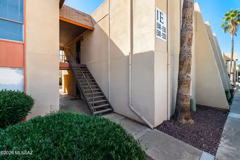 1620 N Wilmot Rd #E260, Tucson, AZ 85712