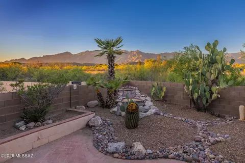 7667 E Park View Dr, Tucson, AZ 85715