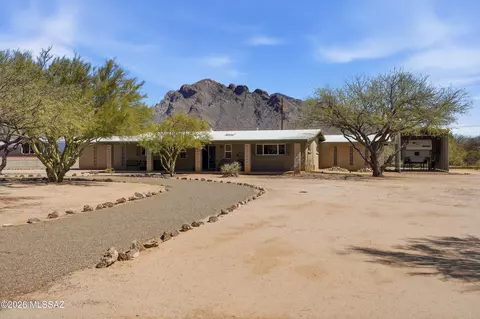 8710 N Hickory Dr, Tucson, AZ 85704