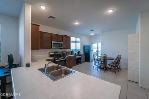 Kitchen - 21968 E Thunderhead Dr, Red Rock, AZ 85145 photo 1 of 4
