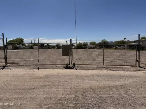 2425 W Wave Hill Ct, Tucson, AZ 85705