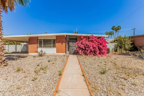 7427 E Juarez St, Tucson, AZ 85710