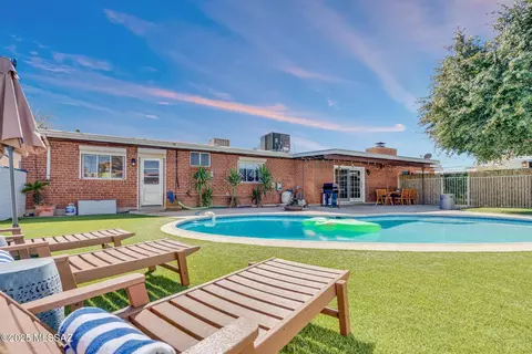 Exterior - 2733 Elm St, Tucson, AZ 85716 photo 5 of 9