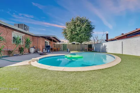 Exterior - 2733 Elm St, Tucson, AZ 85716 photo 6 of 9