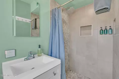 Bath - 2733 Elm St, Tucson, AZ 85716 photo 2 of 6